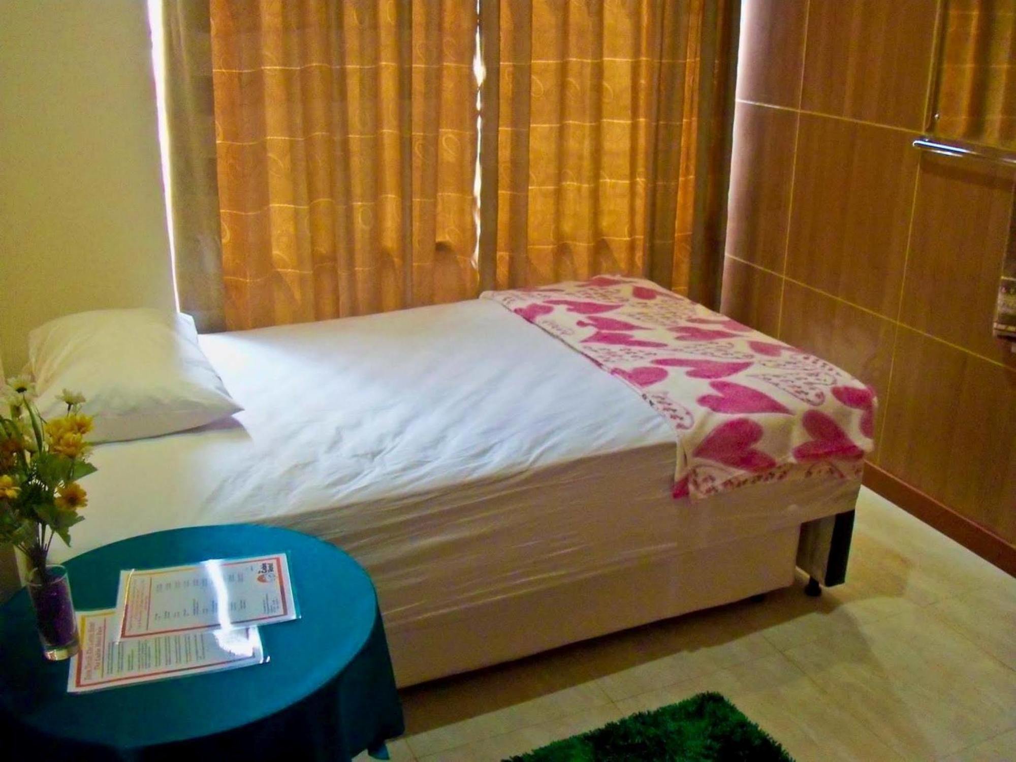 The Cabin Hotel Gandekan Yogyakarta Exteriör bild